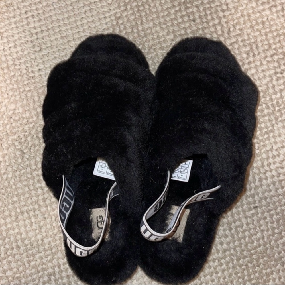 UGG Women's Black Fuzzy Slippers